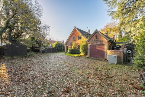 undefined, The Street, Felthorpe