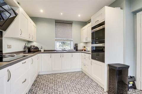 undefined, Meadow Road, Netherfield NG4