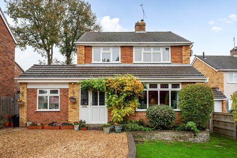 Turnville Close, Lightwater, Surrey, GU18