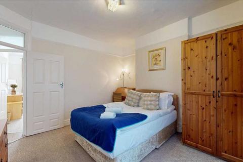2 bedroom apartment to rent, London W1H