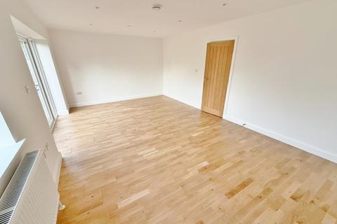 4 bedroom semi-detached house to rent, Sidhu Mews, Romford, RM3