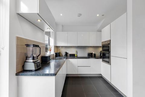 undefined, Stoneleigh Avenue, Worcester Park KT4