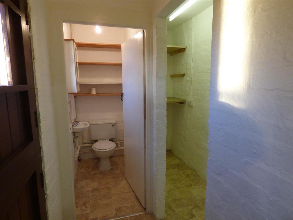 Utility / Downstairs WC