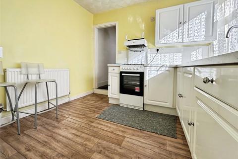 3 bedroom semi-detached house to rent, Heysham Road, Hampshire SO15
