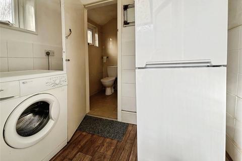 3 bedroom semi-detached house to rent, Heysham Road, Hampshire SO15