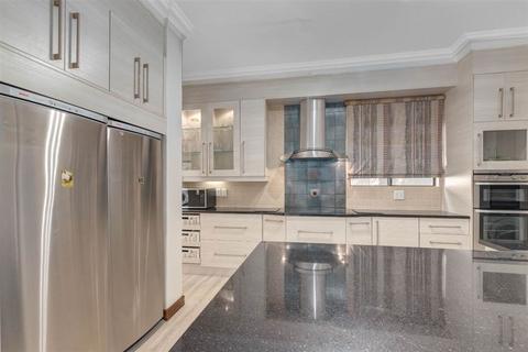 undefined, Egham Cres SM3