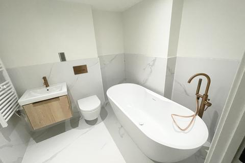 undefined, Egham Cres SM3