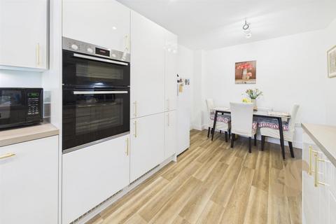3 bedroom semi-detached house for sale, The Sidings, Stowmarket IP14