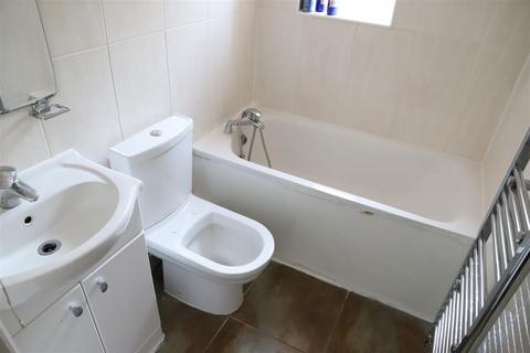 undefined, Tanglewood Close, Uxbridge UB10