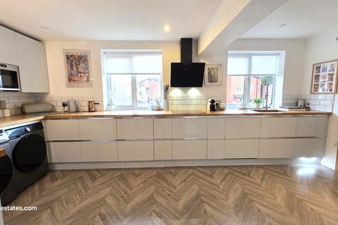 undefined, Darwin Close, New Southgate N11