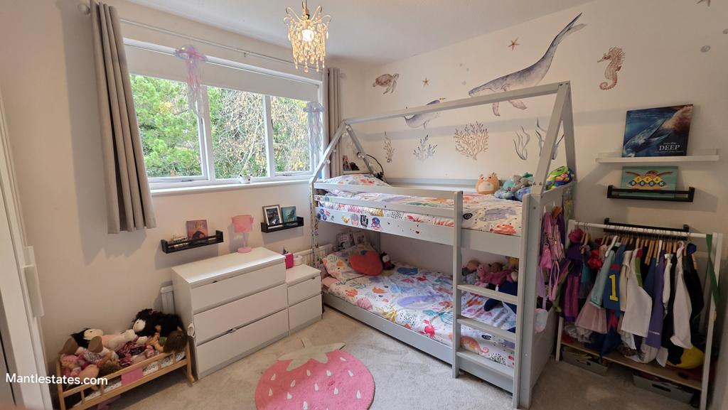 Rear bedroom (3)