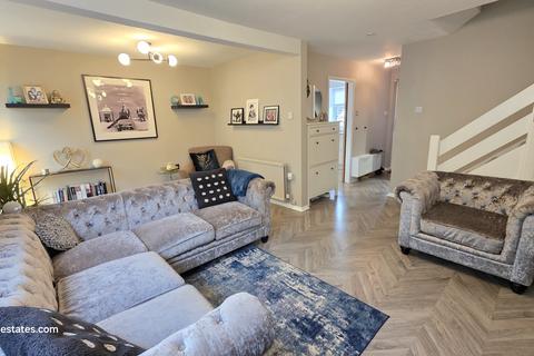 undefined, Darwin Close, New Southgate N11