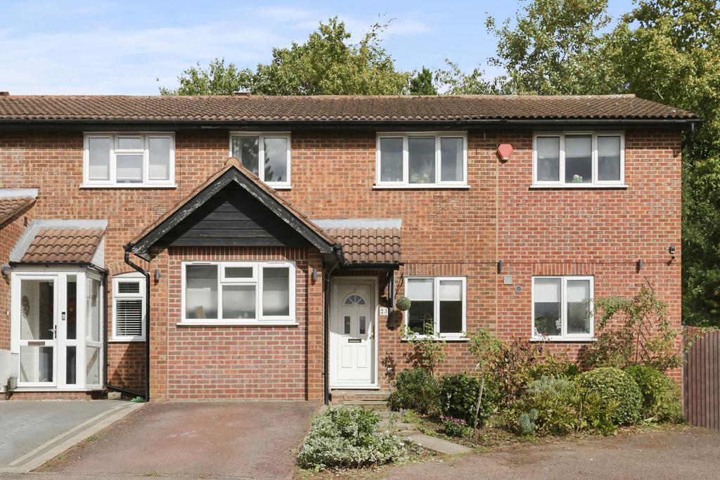 4 bed semi-detached house for sale Darwin Close,