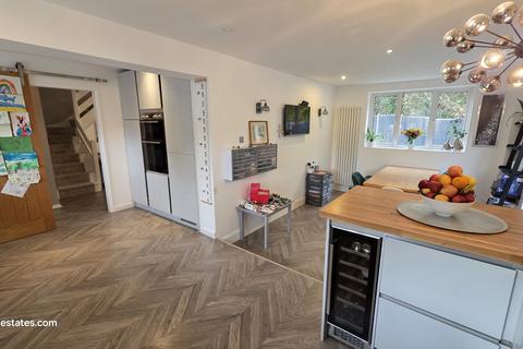 Darwin Close, New Southgate N11
