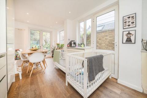 2 bedroom flat to rent, Cranbrook Road, London W4