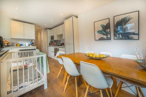 2 bedroom flat to rent, Cranbrook Road, London W4