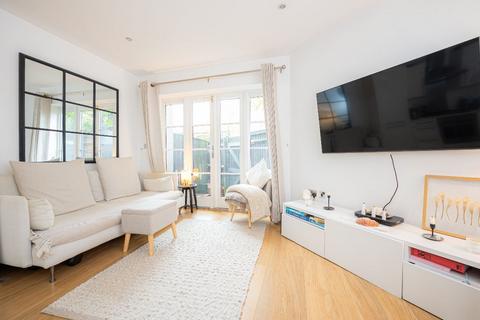 2 bedroom end of terrace house for sale, Candler Mews, Amyand Park Road, Twickenham