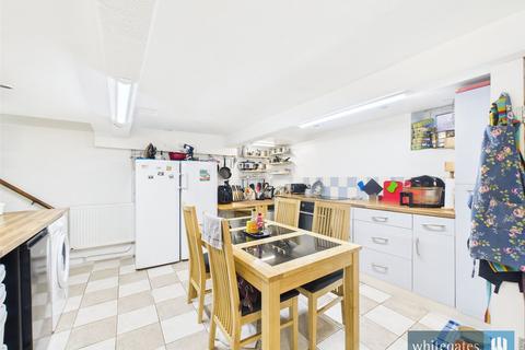 4 bedroom terraced house for sale, John Street, Denholme, Bradford, West Yorkshire, BD13