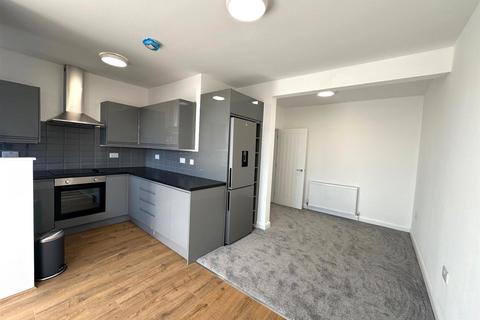 2 bedroom maisonette to rent, Cloverlea Road, Oldland Common