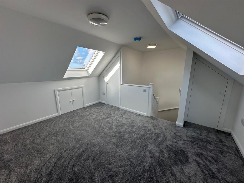 Bedroom 1.jpg