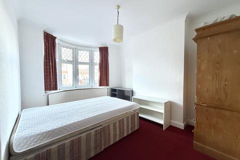 undefined, Waverley Avenue, Twickenham TW2