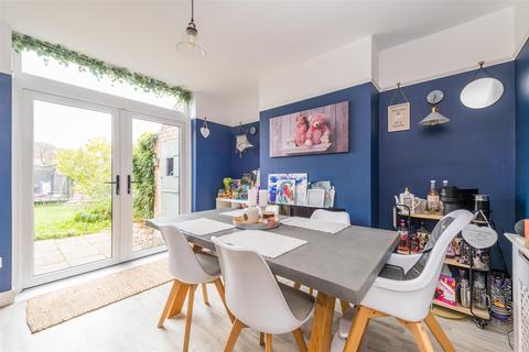 3 bedroom semi-detached house for sale, Everton Crescent, Ipswich IP1