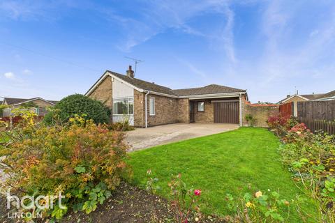 4 bedroom bungalow for sale, Almond Close, Saxilby
