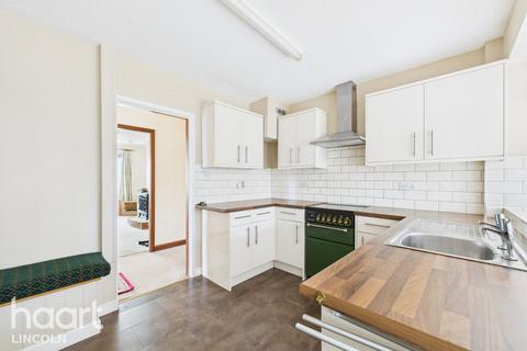 4 bedroom bungalow for sale, Almond Close, Saxilby