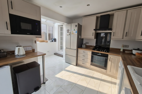 3 bedroom semi-detached house for sale, Godstone Road, Whyteleafe, CR3
