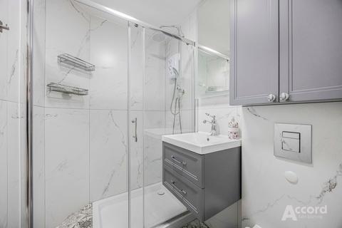 1 bedroom maisonette for sale, Columbine Way, Romford, RM3