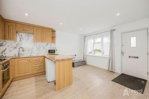 1 bedroom maisonette for sale, Columbine Way, Romford, RM3