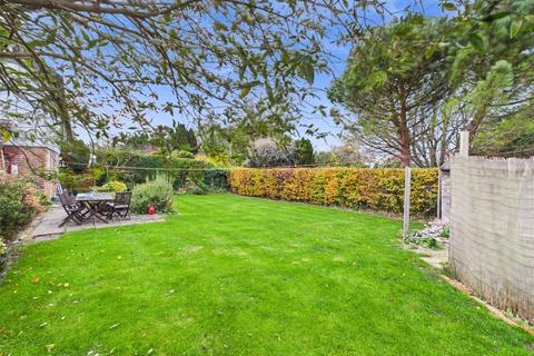 9 Lime Grove, Chinnor, OX39 4PN