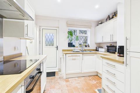 9 Lime Grove, Chinnor, OX39 4PN