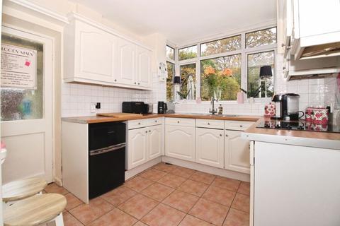 19 Calthorpe Close, Walsall, WS5 3LT
