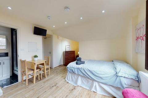 Studio to rent, St. Pauls Avenue, London NW2
