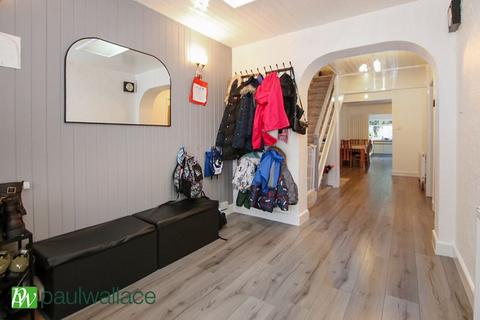 3 bedroom semi-detached house for sale, Huntingdon Close, Turnford