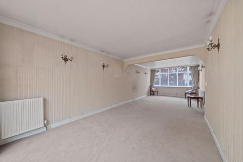 3 bedroom semi-detached house for sale, Brockenhurst Avenue, Worcester Park