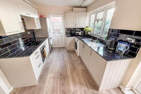 3 bedroom semi-detached house for sale, Pen Y Cae Close, Gobowen, Oswestry