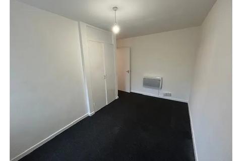 2 bedroom flat to rent, Chelsea Close, Willesden NW10