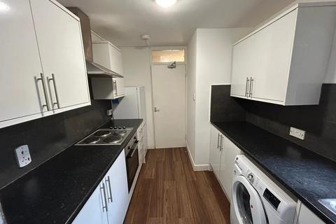2 bedroom flat to rent, Chelsea Close, Willesden NW10