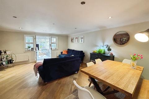 8 Mulready Walk, Hemel Hempstead, HP3 9FS