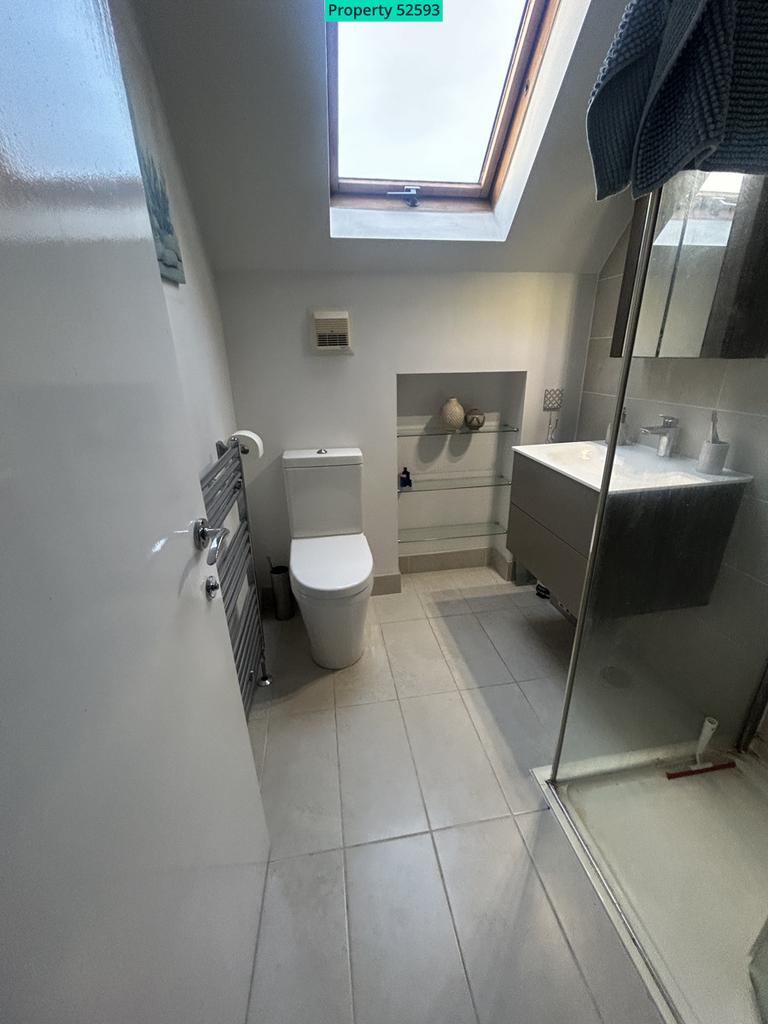 En-suite off Bed 1