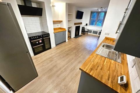 2 bedroom apartment to rent, The Rise, Kirkstall, Leeds, LS5 3EP
