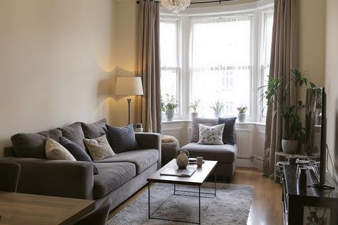 2 bedroom flat to rent, Gloucester Terrace, London W2