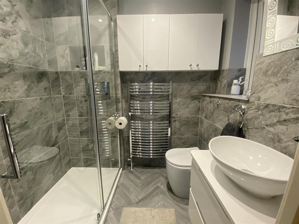 Ensuite Shower Room