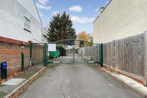 1 bedroom flat for sale, Gledwood Drive, Hayes