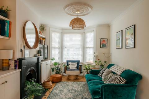 77 Turner Road, London, E17 3JG