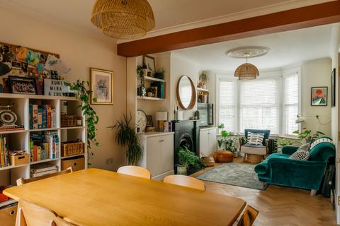 77 Turner Road, London, E17 3JG