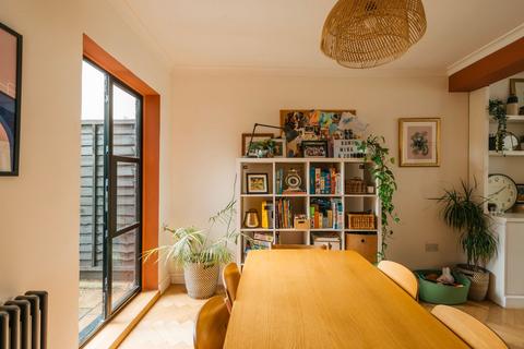 77 Turner Road, London, E17 3JG