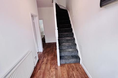 4 bedroom terraced house to rent, BEAUTIFUL 4 BED HOUSE | AVAILABLE NOW , Dudley DY2